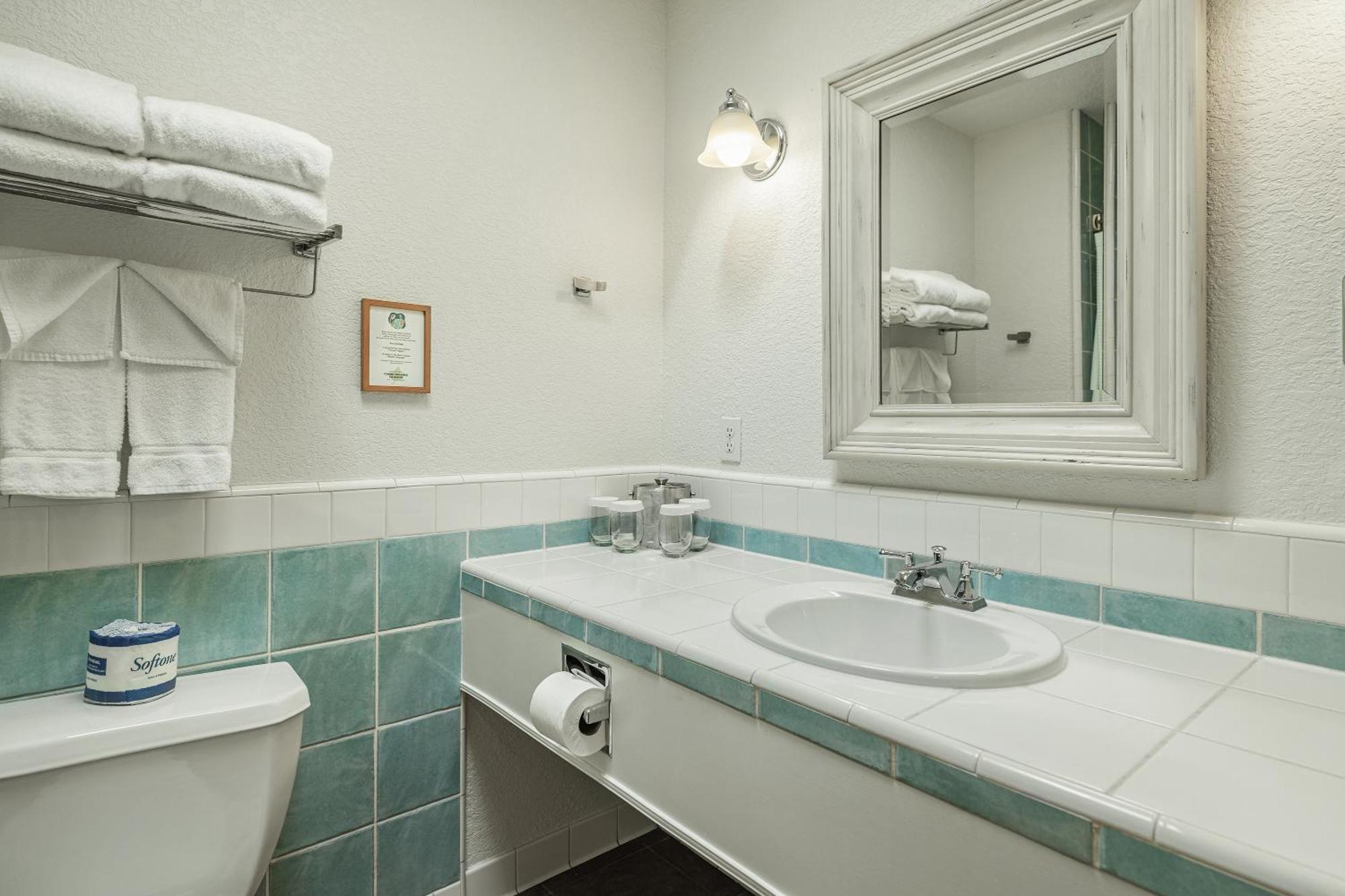 Deluxe Queen Room with Two Queen Beds