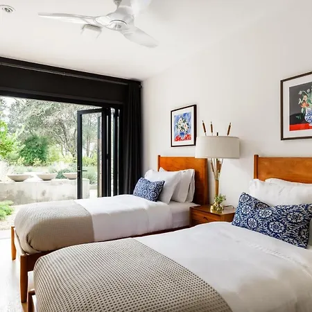 Marquee - Modern Stylish Estate W Pool & Entertainers Courtyard-2
